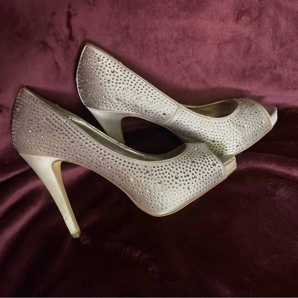 Le Chateau Heels